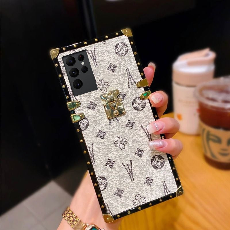 [ FREE SHIPPING] LV Monogram Canvas Square Trunk Design Case For Iphone 15  Pro Max