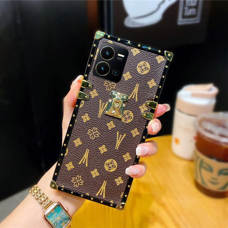 [ FREE SHIPPING] LV Monogram Canvas Square Trunk Design Case For Vivo V25